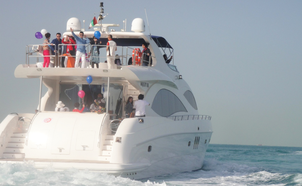 yacht boat rental dubai